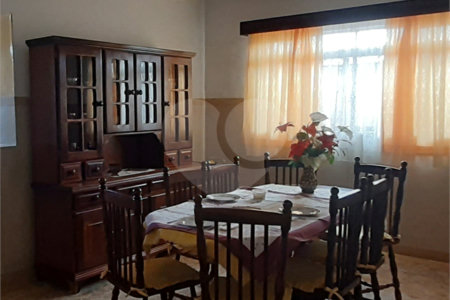 ÓTIMA LOCALIZAÇÃO E TERRENO GRANDE