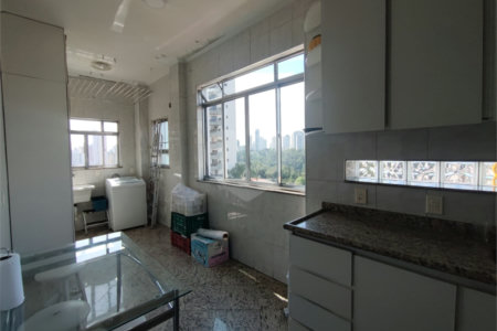 Apartamento para venda e locação na Aclimação de 108m² com 2 dormitórios e 2 banheiros, varanda