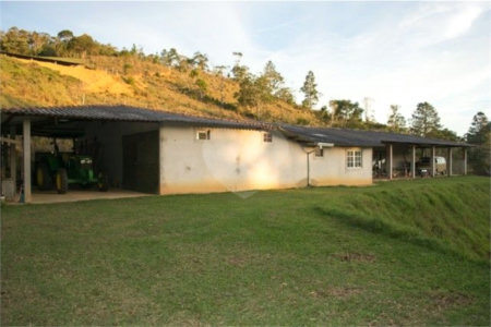 Sítio à Venda Natividade da Serra c/ 2.291,56m² Area Const. e 271.000,00m² Área Total