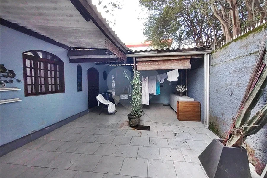 Casa Térrea de Esquina à Venda no Parque Vitória – Excelente Potencial!