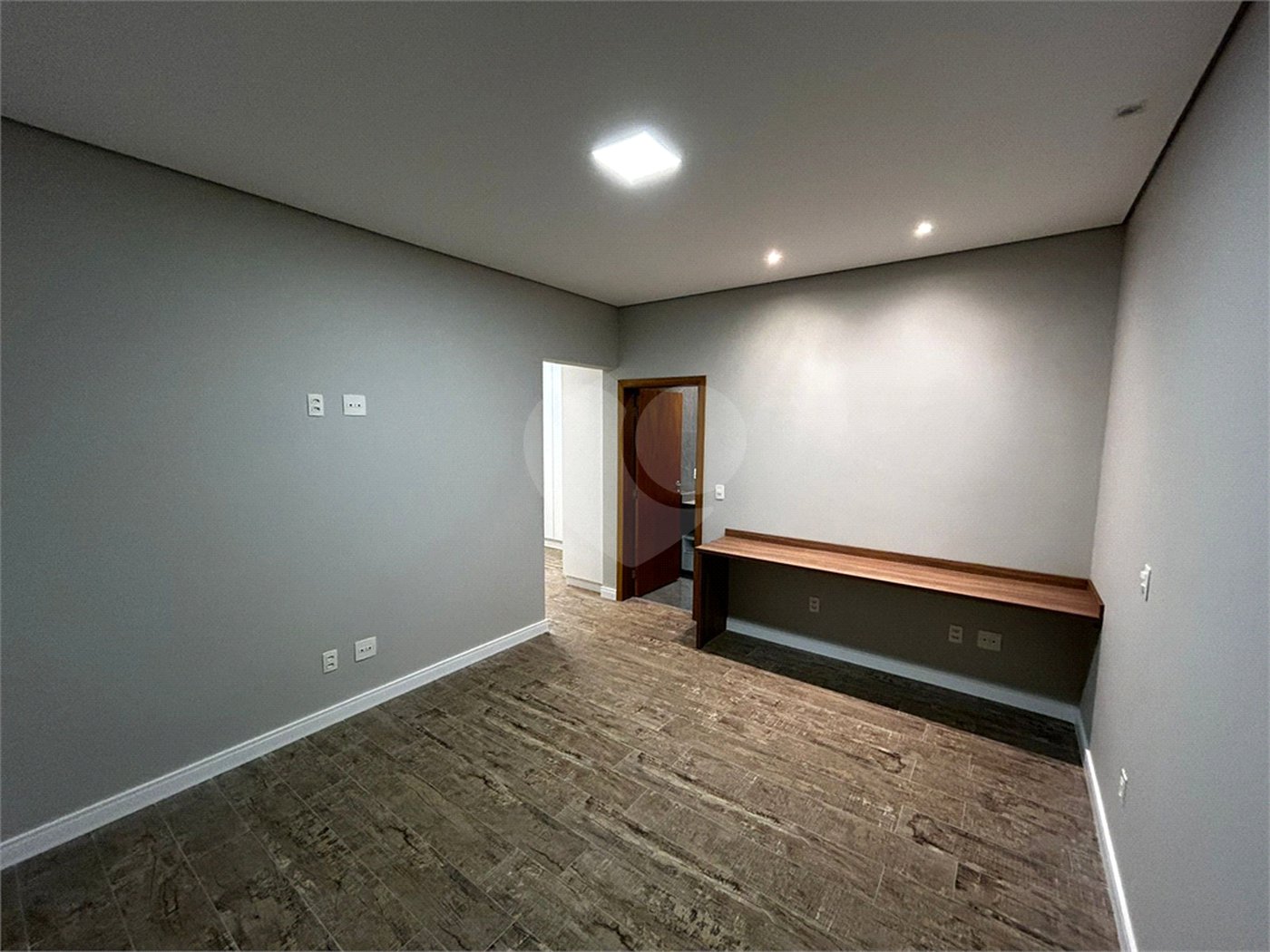 Casa para venda no condomínio de alto padrão Damha III,