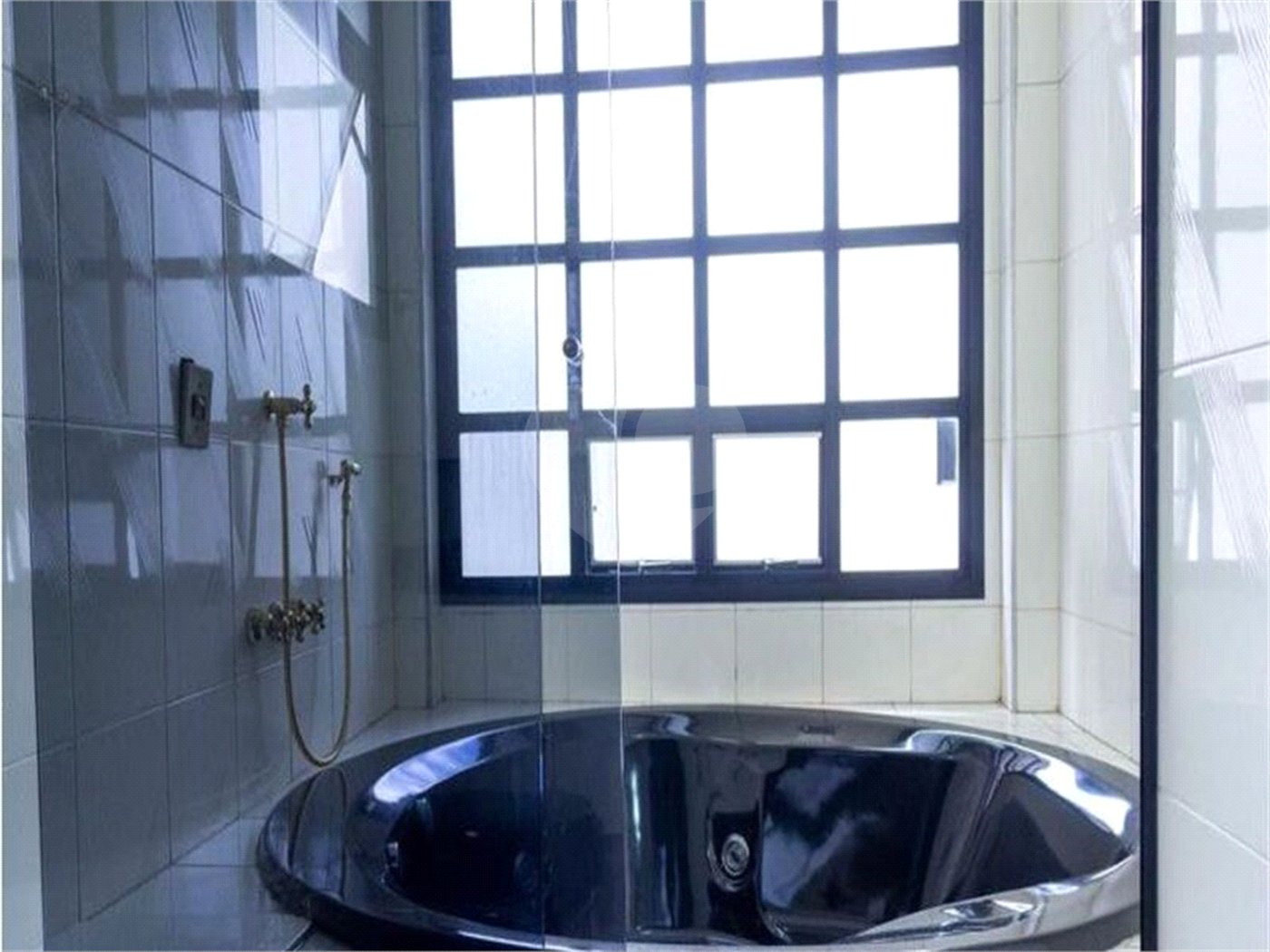 Apartamento com 04 Dorm 04 Suítes 04 Vagas na Saúde para venda ou locação.