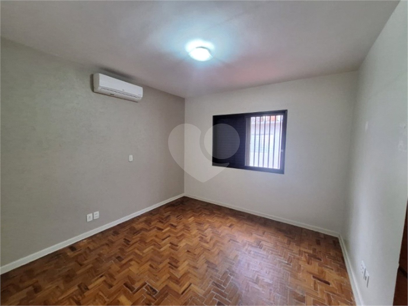 Sobrado com 2 dormitórios com 2 vagas de garagem