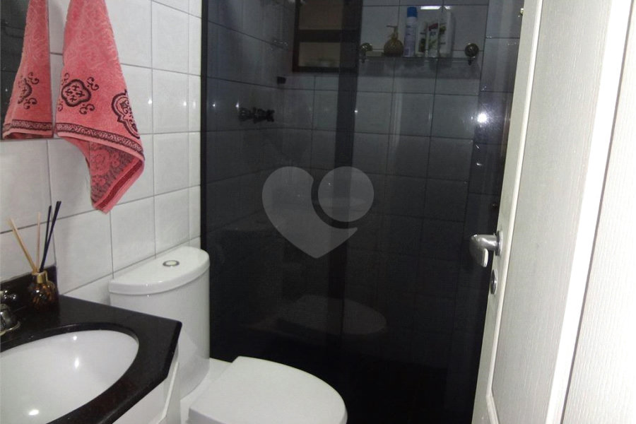 COBERTURA COM PISCINA E CHURRASQUEIRA NA CASA VERDE.