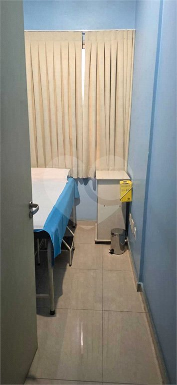 Sobrado comercial com 150m² , 7 salas , 3 banheiros , para locação na Bela Vista.