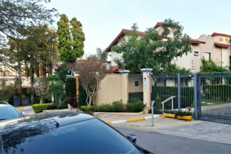 Casa à venda com 3 quartos, sendo 1 suíte,  no condomínio Villas de São Francisco I, São Paulo - SP
