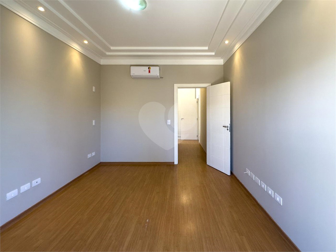 Lindo sobrado para venda em Indaiatuba/SP - Condomínio Esplendor. R$ 3.300.000,00.