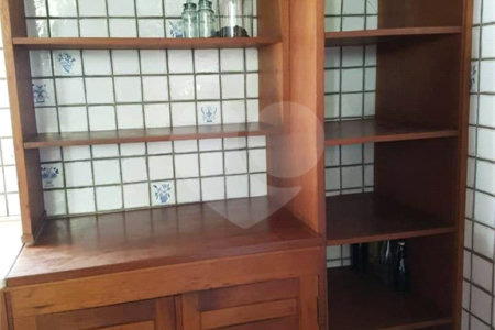 Casa térrea com piscina para venda no Parque Santa Marta