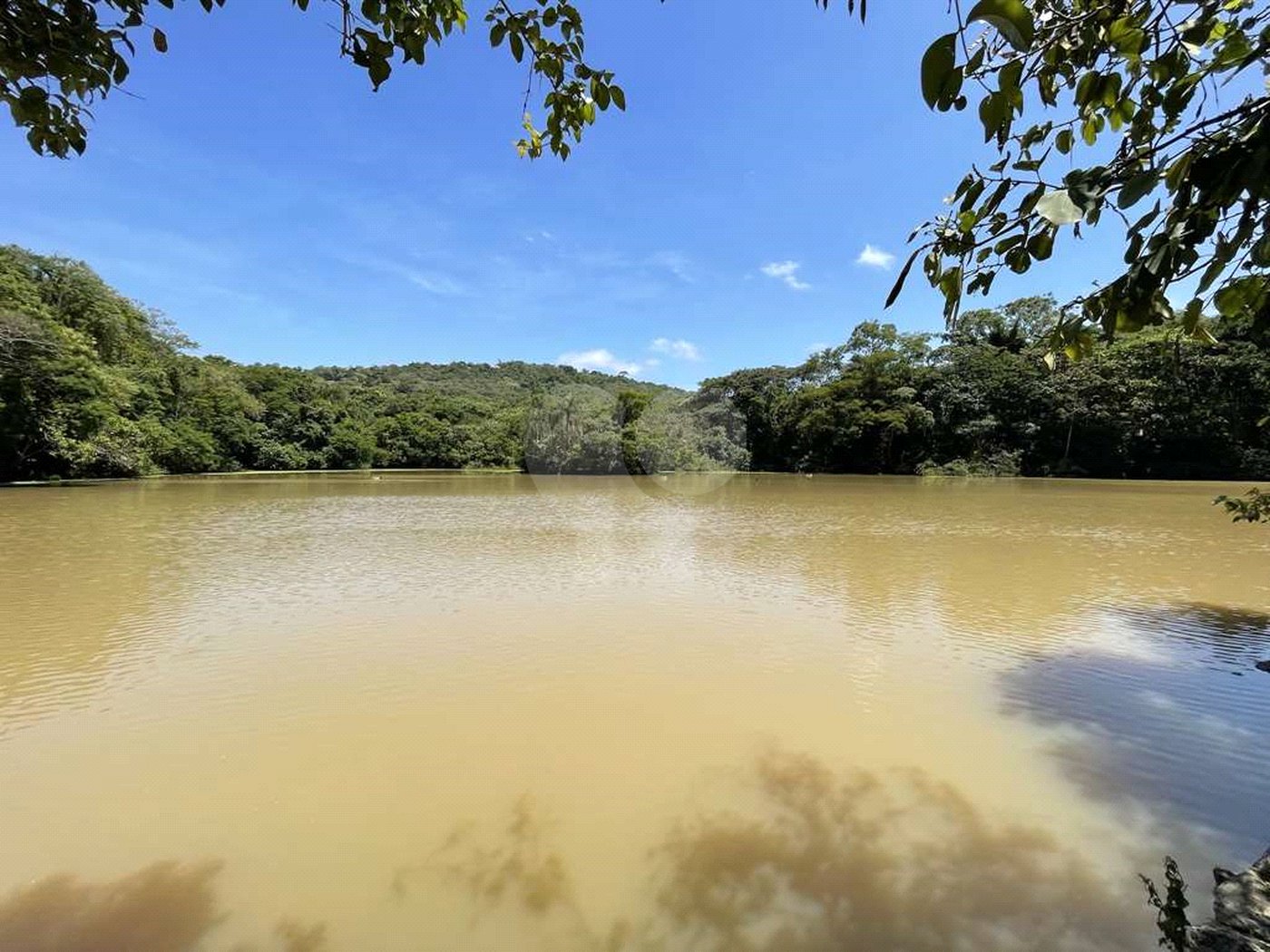 Casa de Alto Padrão à Venda e Locação - Condomínio Vila Verde