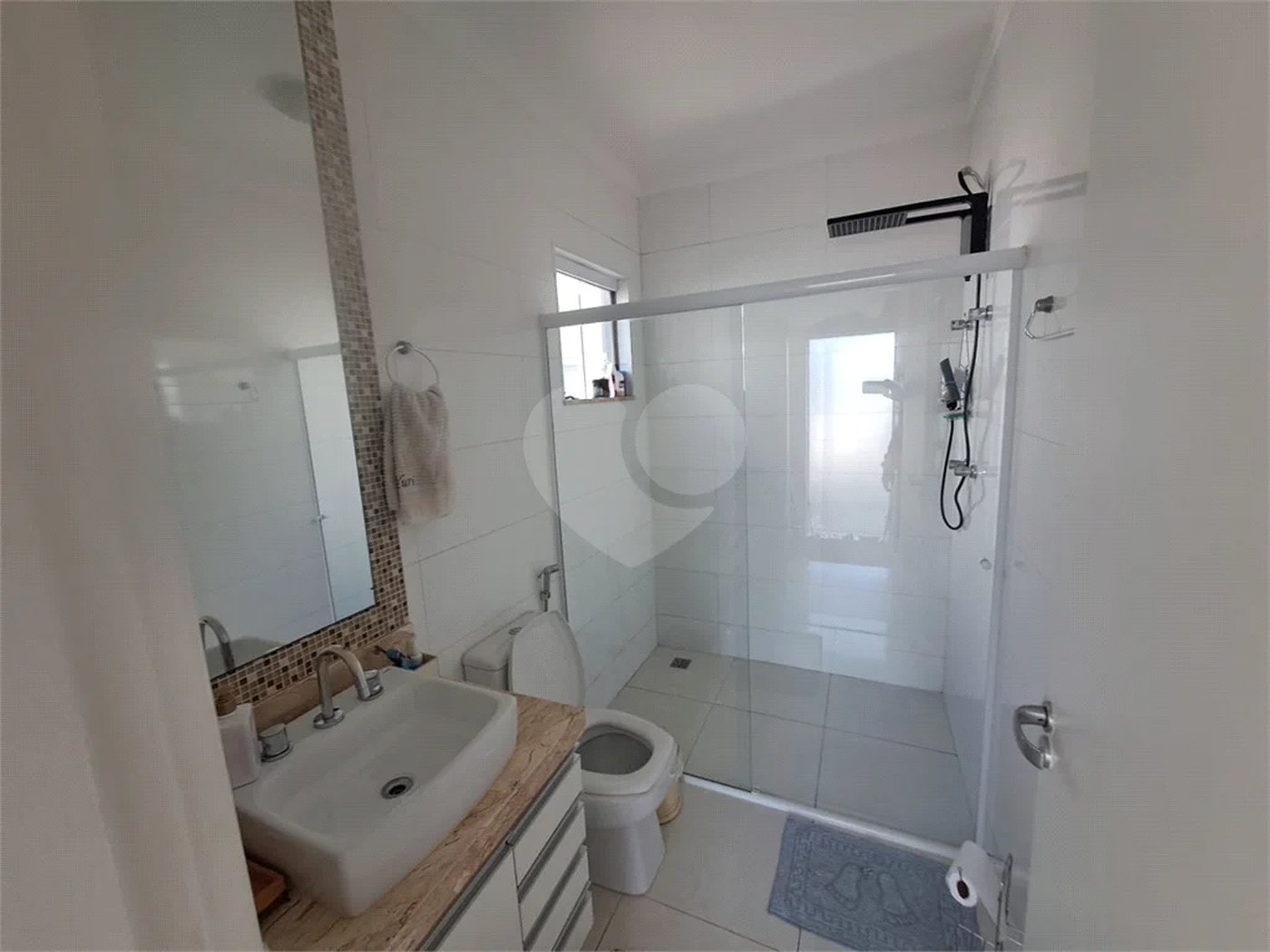 Linda Casa 3 dormitórios com piscina - R$ 950.000,00