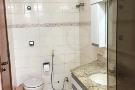 Apartamento no Bosque da Saúde com 4 dormitórios.
