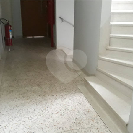 Venda apartamento 2 dormitórios, vaga de garagem fixa, lazer completo. Campo Belo. SP.