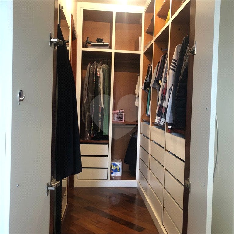 Apartamento na Região do Anália Franco Próximo ao Shopping com 3 Dormitórios sendo 1 Suíte e 2 Vagas de Garagem