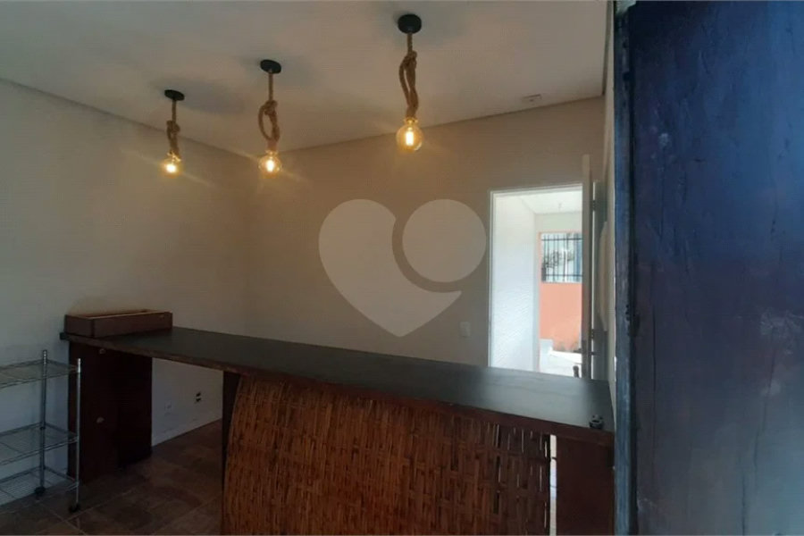 EXCELENTE CASA COMERCIAL EM ESQUINA, OPORTUNA E MAIS QUE ESPECIAL. Venha Conferir.