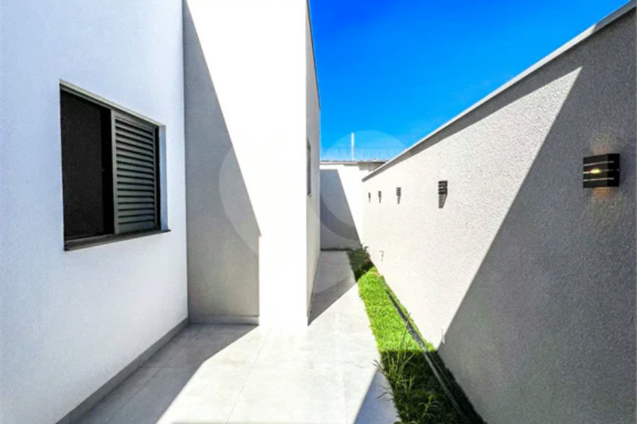 Casa recém construída à venda no Condomínio Tomazella - Piracicaba / SP.