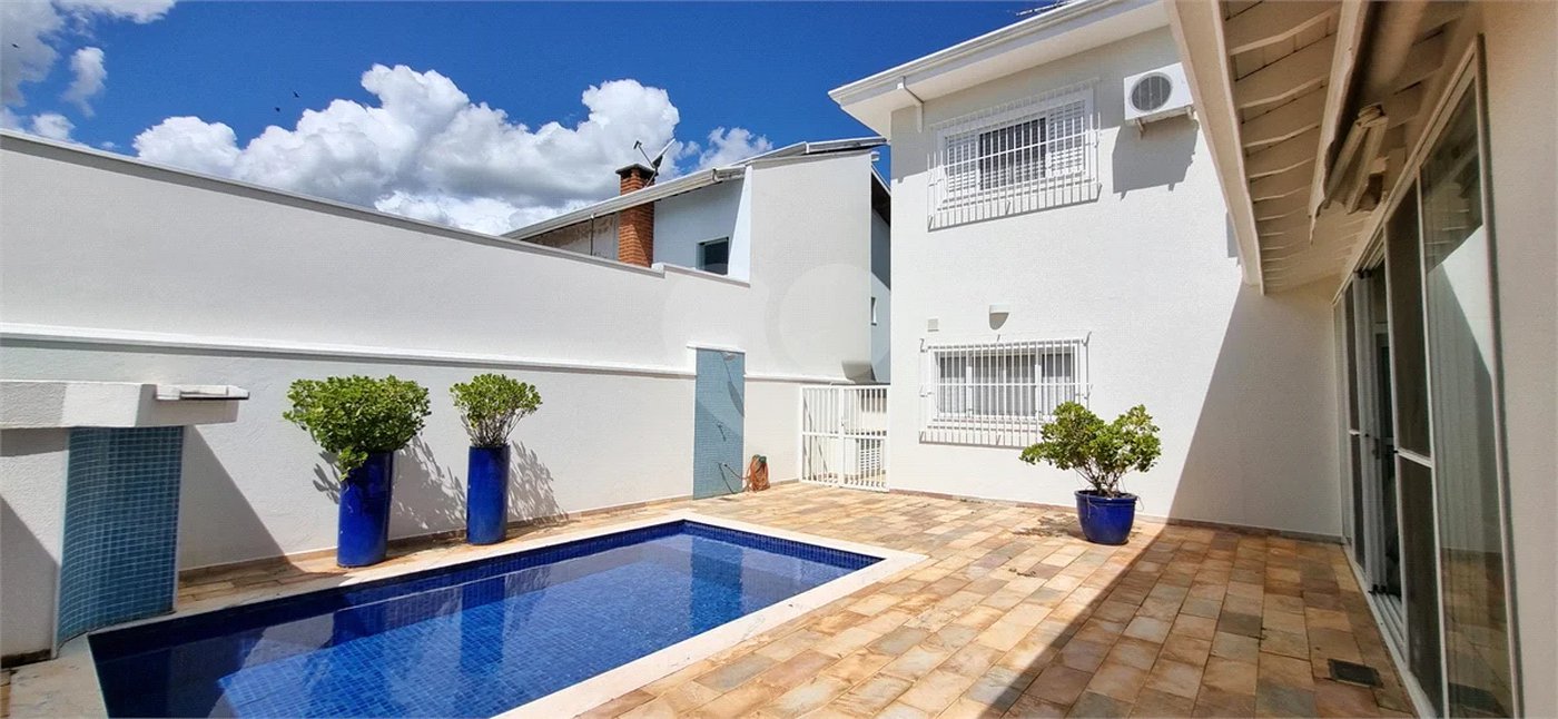 Lindo sobrado com 4 suites e piscina à venda, 365m², por R$ 2.450.000,00 no condomínio Villa Suiça, em Indaiatuba/SP.