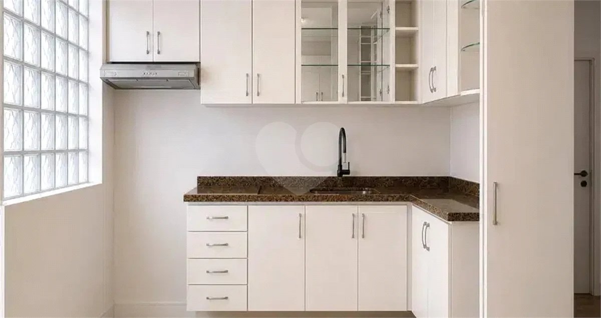 Apartamento Amplo na Saúde | 89 m², 2 Dormitórios e 1 Vaga