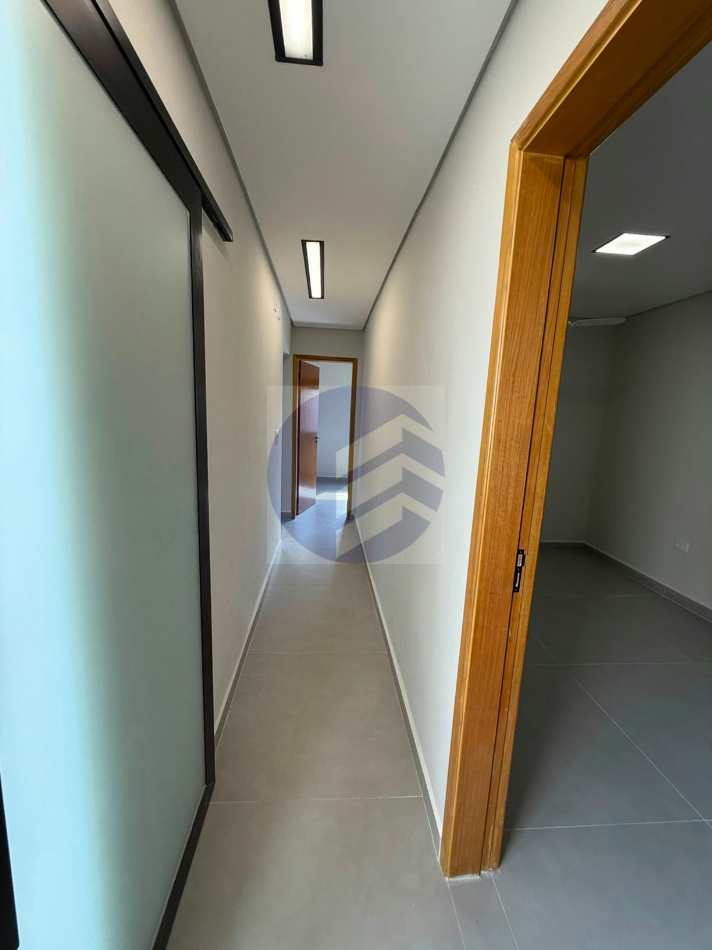 Sobrado à venda com 6 quartos em Vila Universitária, São Paulo - SP