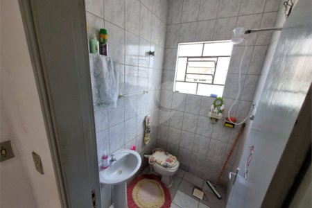 Casa térrea a venda na Vila Lutfalla