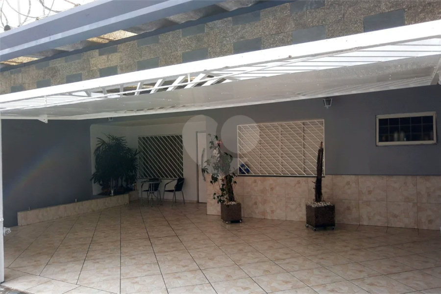 Casa 4 dormitórios, 3 vagas