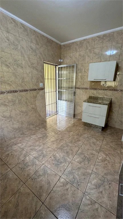 Sobrado na Vila Prudente com 161m², 2 dormitórios, 1 suíte e 2 vagas de garagem