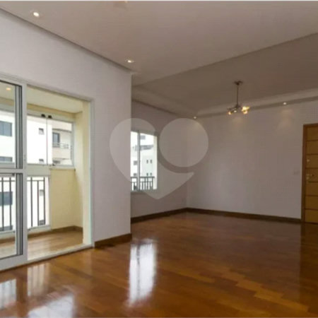 Cobertura duplex à venda na Mooca de 277m² com 3 dormitórios, 1 suíte e 3 vagas.
