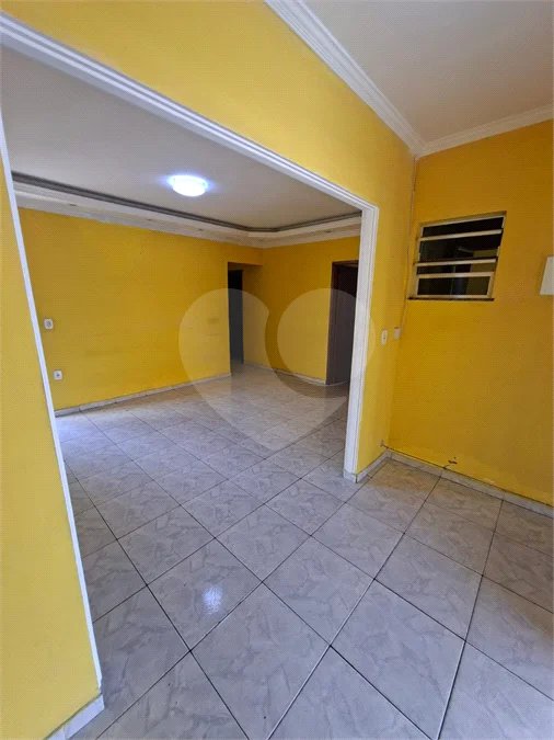 CASA Á VENDA EM SANTÍSSIMO ,ESTRADA DA POSSE ..