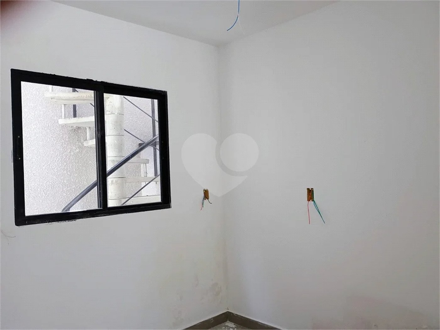 Casa à venda com 2 quartos no condomínio Vila Davos 2, São Paulo - SP