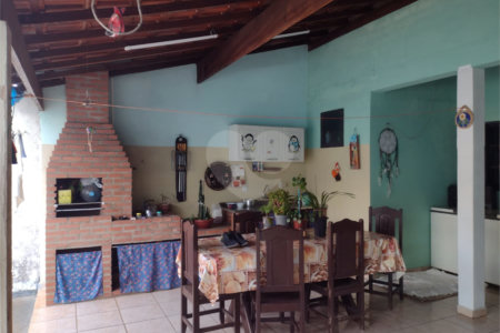 Casa térrea no Jardim Santa Felícia
