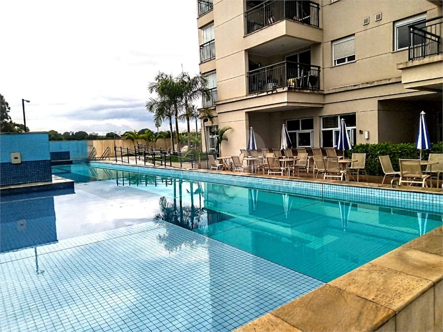 Apartamento à venda com 38m² e 1 dormitório, localizado no bairro Jardim Flor da Montanha.