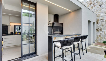 Casa de Vila à venda com 5 quartos, sendo 3 suítes, em Jardim Hípico, São Paulo, SP