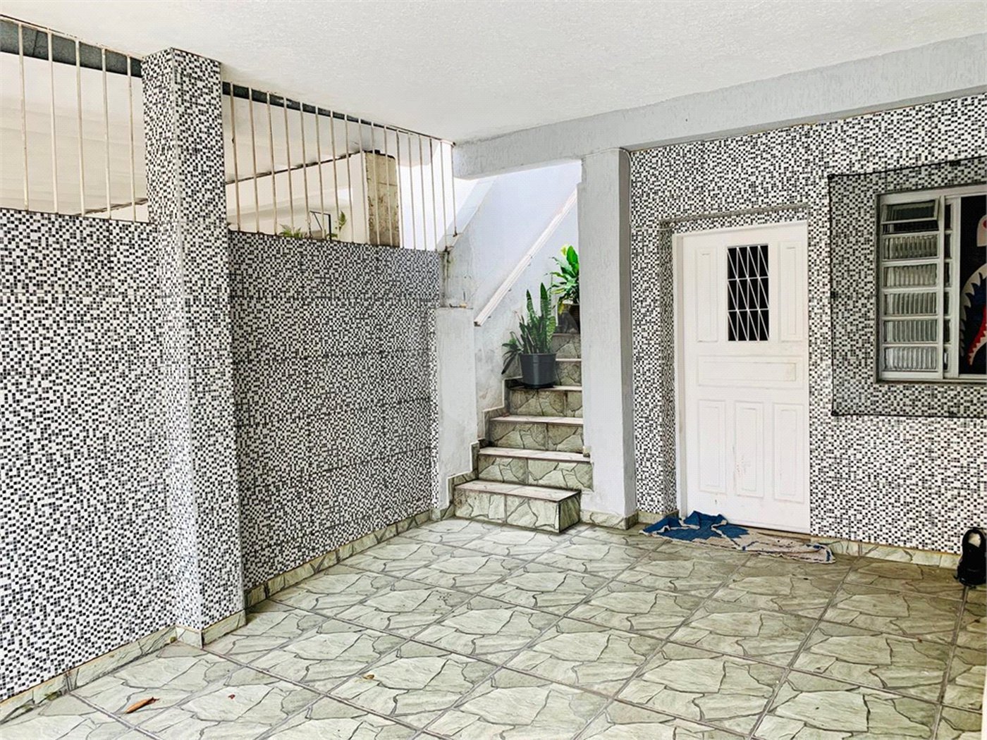 Sobrado de 150m2 com 4 dormitórios e 1 vaga à venda na Chácara Inglesa