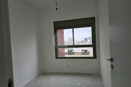 Casa Ibirapuera Apartments da Cyrela, a poucos minutos do Parque Ibirapuera, na Vila Clementino, com fácil acesso a Av. 23 de Maio e ao Shopping Santa Cruz. Apartamento de 2 dorms,, 1 suíte, 1 vaga de garagem.. Um condomínio com área de lazer tipo clube.