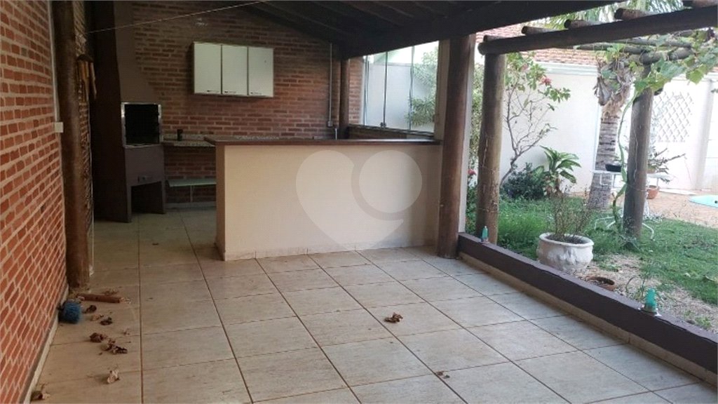 Casa com 4 Quartos para alugar - Residencial Samambaia