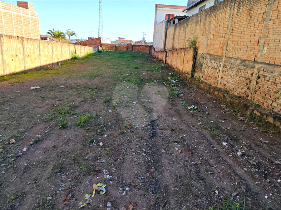 Oportunidade Comercial: Terreno de 525m² em Localização Estratégica no Parque Sissi!