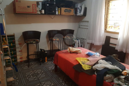 Bela casa com boa localização no bairro Portal do Sol