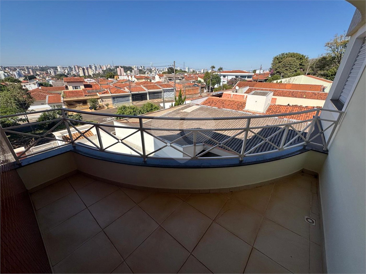 Apartamento de 2 Dormitórios á venda, no Parque Santa Marta em São Carlos.