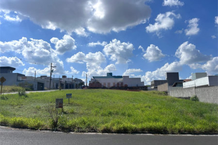 Terreno amplo localizado a venda.