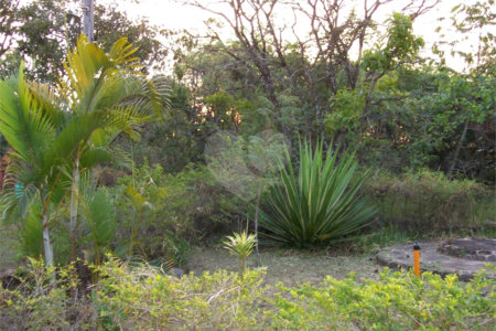 Chácara a venda no Aracê de Santo Antônio .