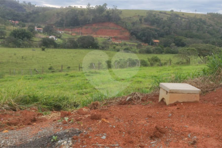 Terrenos de 300 metros em condomínio fechado e prontos para construir na região de Atibaia
