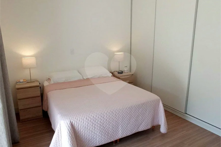 Casa à venda com 3 quartos, sendo 1 suíte,  em Bosque da Saúde, São Paulo, SP