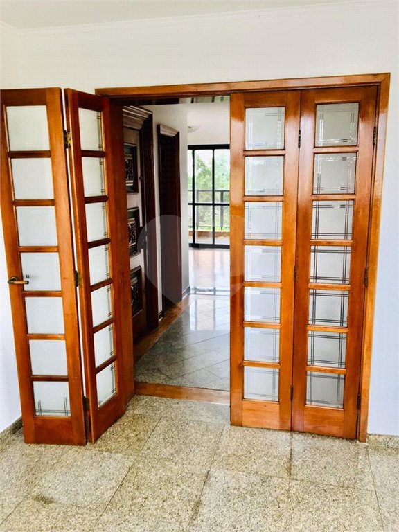Apartamento no Bosque da Saúde com 4 dormitórios.