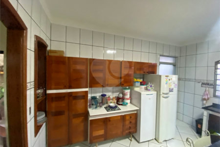 Sobrado para venda, com 3 dormitórios, sendo 1 suíte.