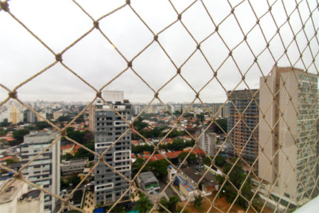 Apartamento com 02 dormitórios, sendo 1 suíte com 02 vagas de garagem