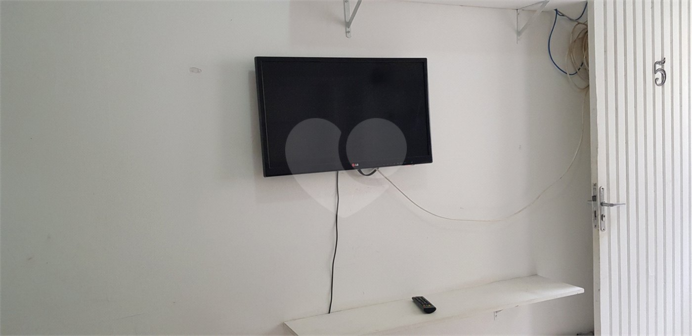 CASA TÉRREA A VENDA COM 06 APARTAMENTOS PARA LOCAÇÃO - ÓTIMO PARA INVESTIDOR - PRAÇA ARVORE