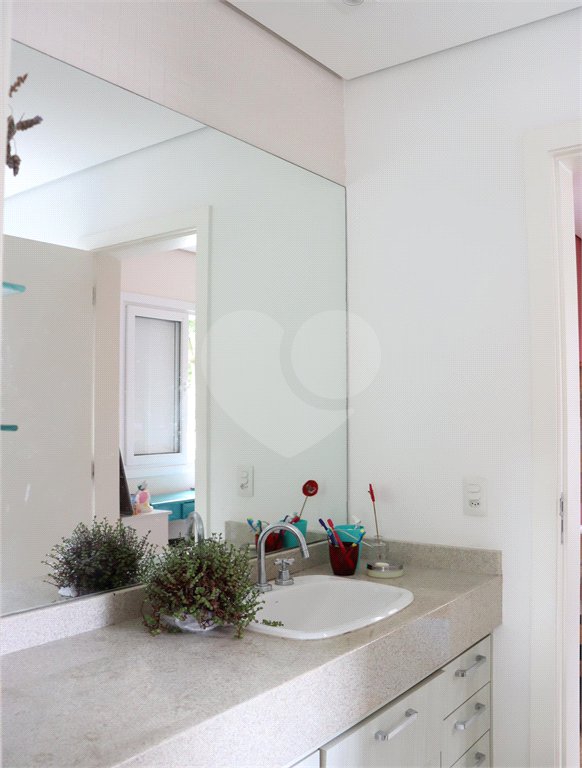 Casa Nova na Saúde c/380m2 de construção - 6 Quartos/4 suítes/4 Vagas na garagem
