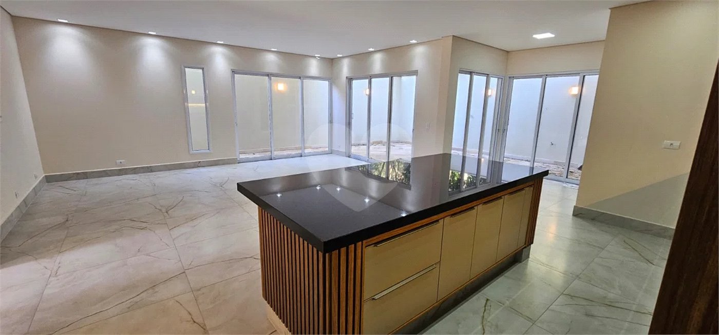 Casa à venda com 3 Suítes em Condomínio - Piracicaba/SP