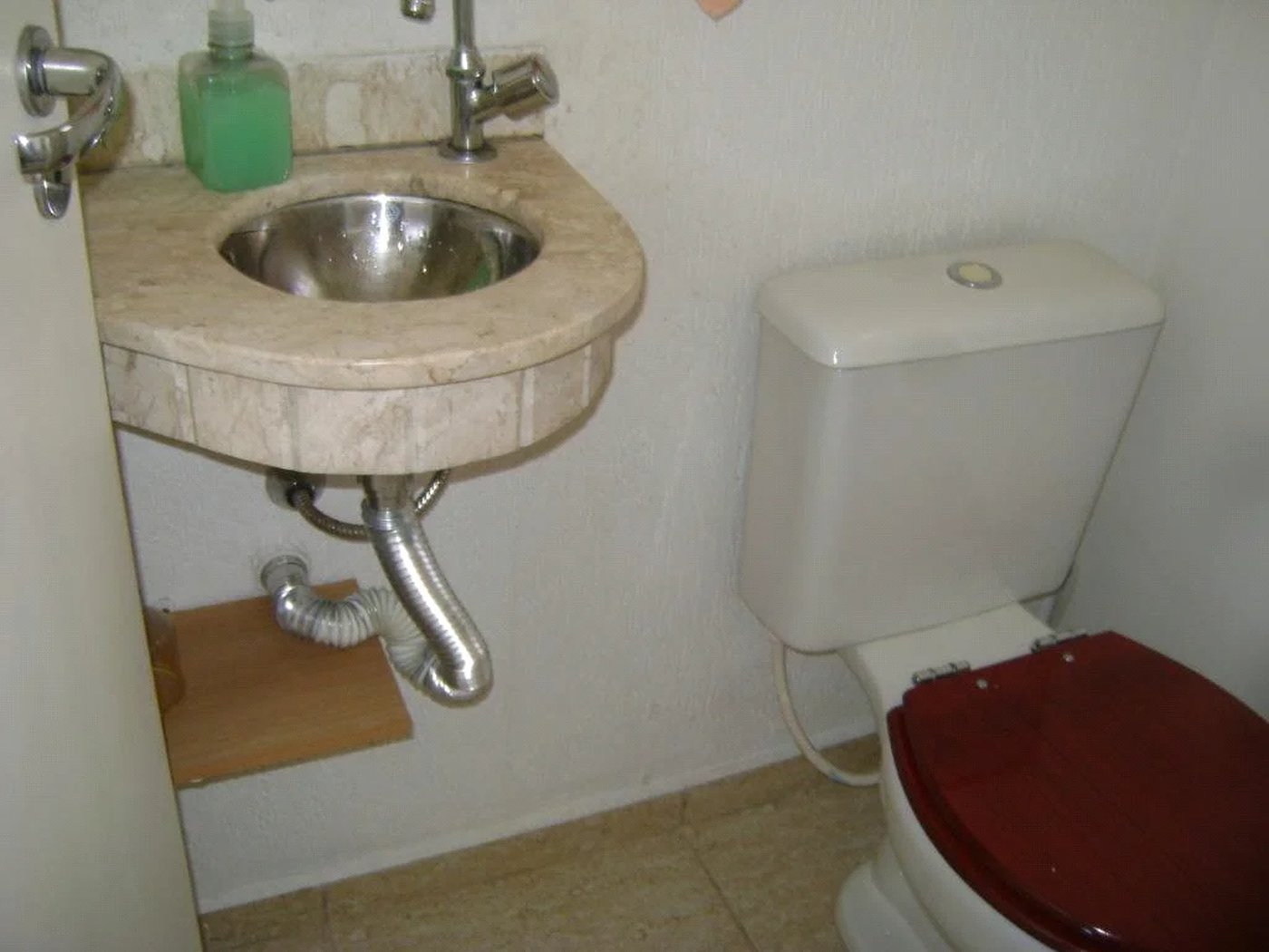 Casa à venda com 3 quartos, sendo 1 suíte,  no condomínio Res Green Ville, São Paulo - SP