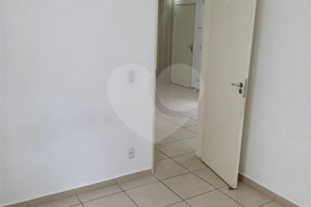 Apartamento no Condomínio Mont Royal.