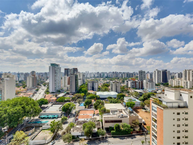 Apartamento à venda com 2 quartos, sendo 1 suíte,  em Campo Belo, São Paulo, SP